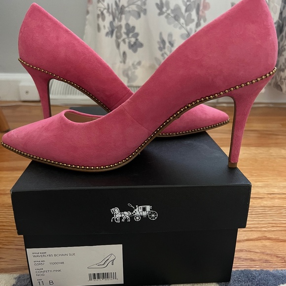 Coach pumps - Picture 1 of 2